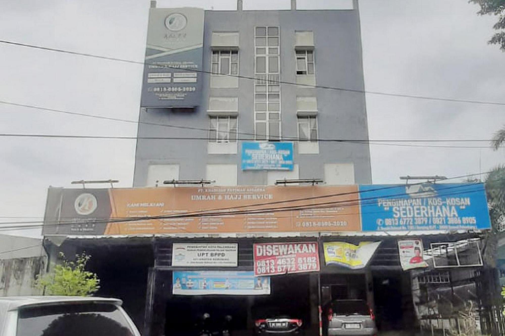 Hotel Reddoorz Syariah At Penginapan Sederhana Palembang Exterior foto