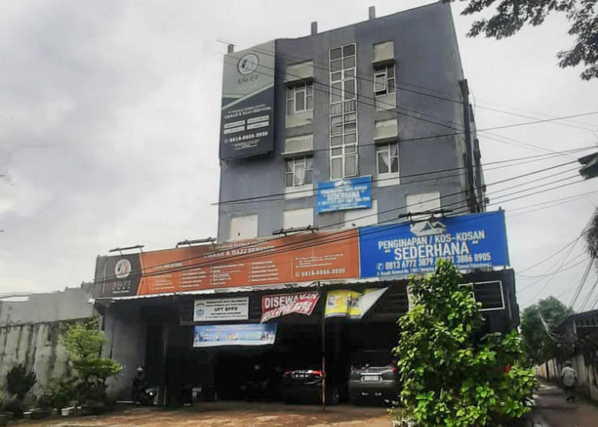 Hotel Reddoorz Syariah At Penginapan Sederhana Palembang Exterior foto